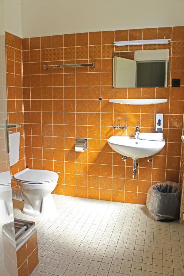 Autobahn Hotel Pfungstadt Ost Exteriör bild