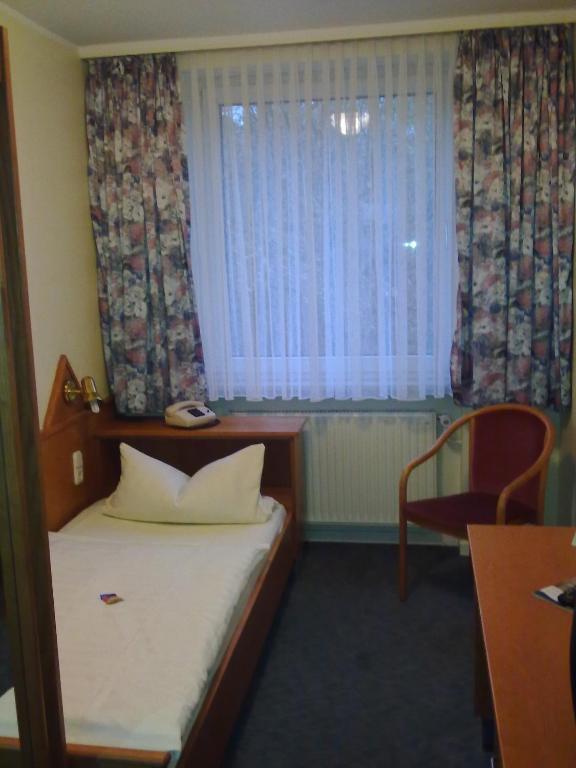 Autobahn Hotel Pfungstadt Ost Rum bild